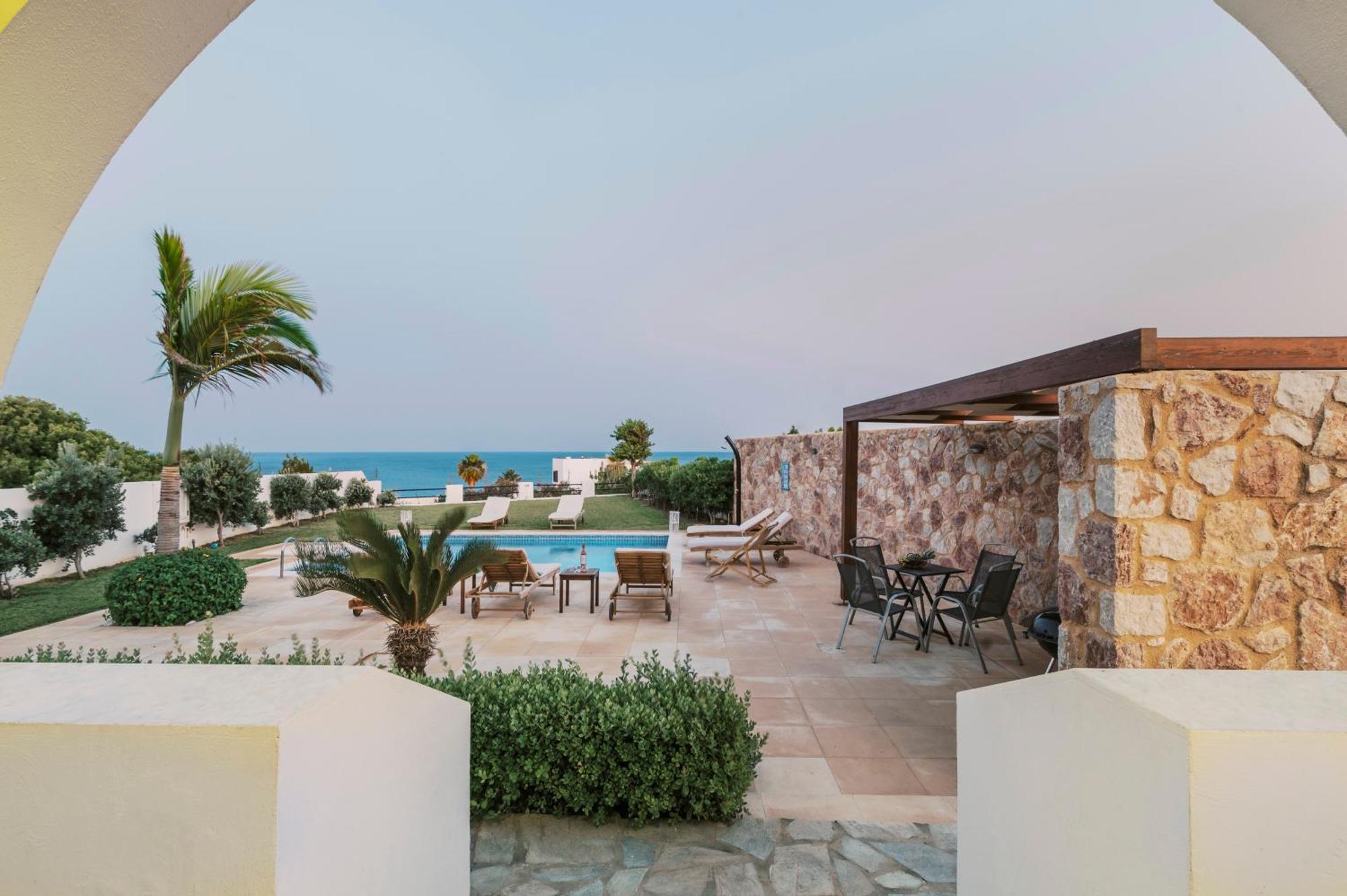 Deep Blue Villa *