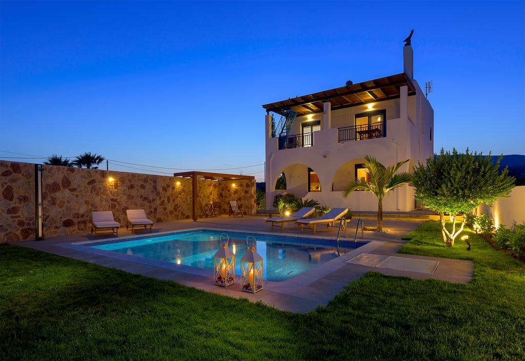 Deep Blue Villa *